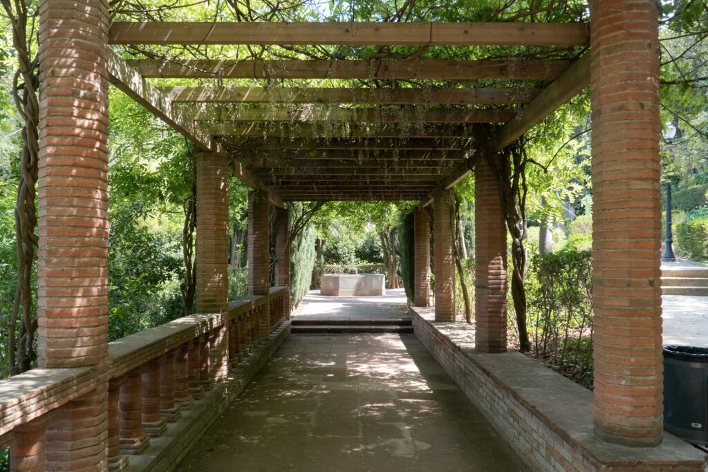 Walkway in Jardins de Laribal